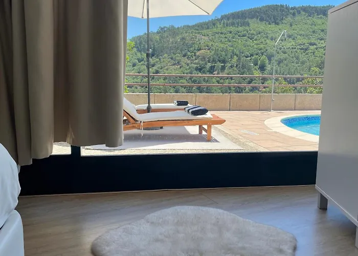 Pedacinho De Mundo Douro 컨트리하우스 *